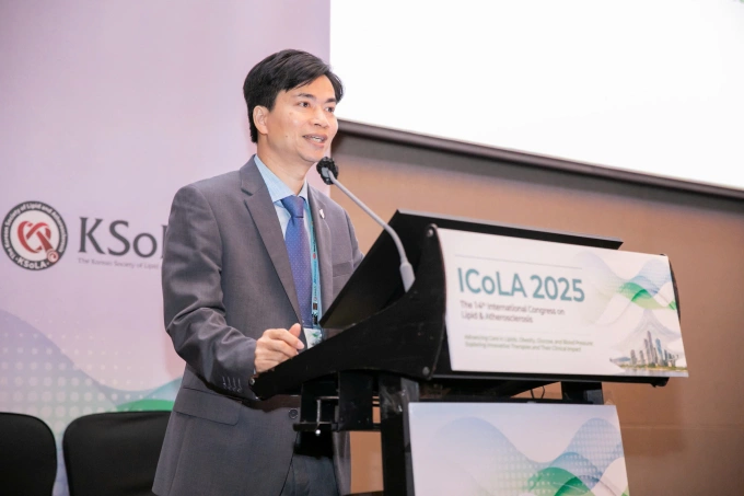 VNEXPRESS.NET: từ thủ khoa đại học thành ứng viên giáo sư trẻ nhất ngành Y